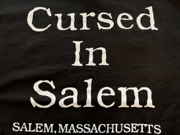 T-SHIRT Cursed in Salem